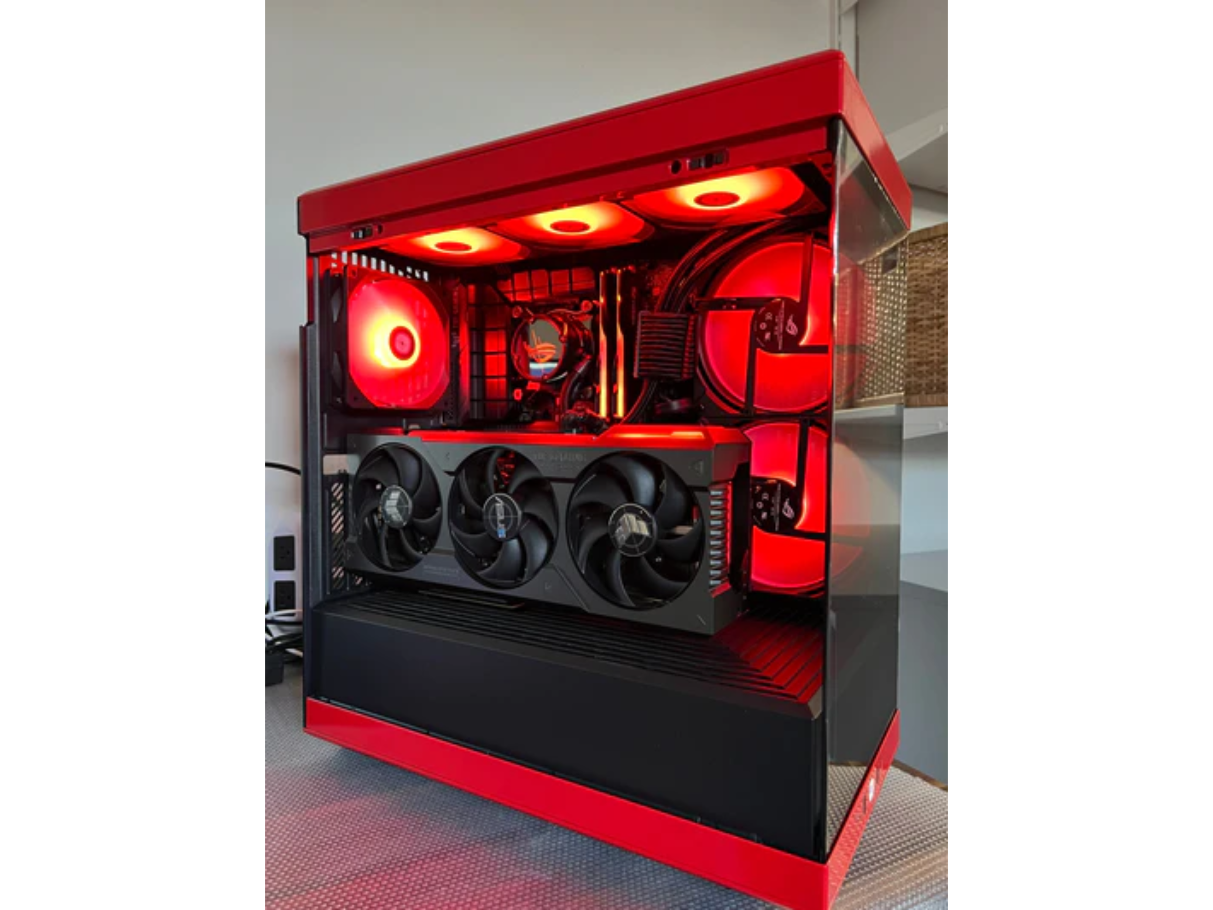 Gaming Zone Level 4 - Gaming Computer (Intel® Core™ i7-14700K Processor, NVIDIA GeForce RTX™ 5080)