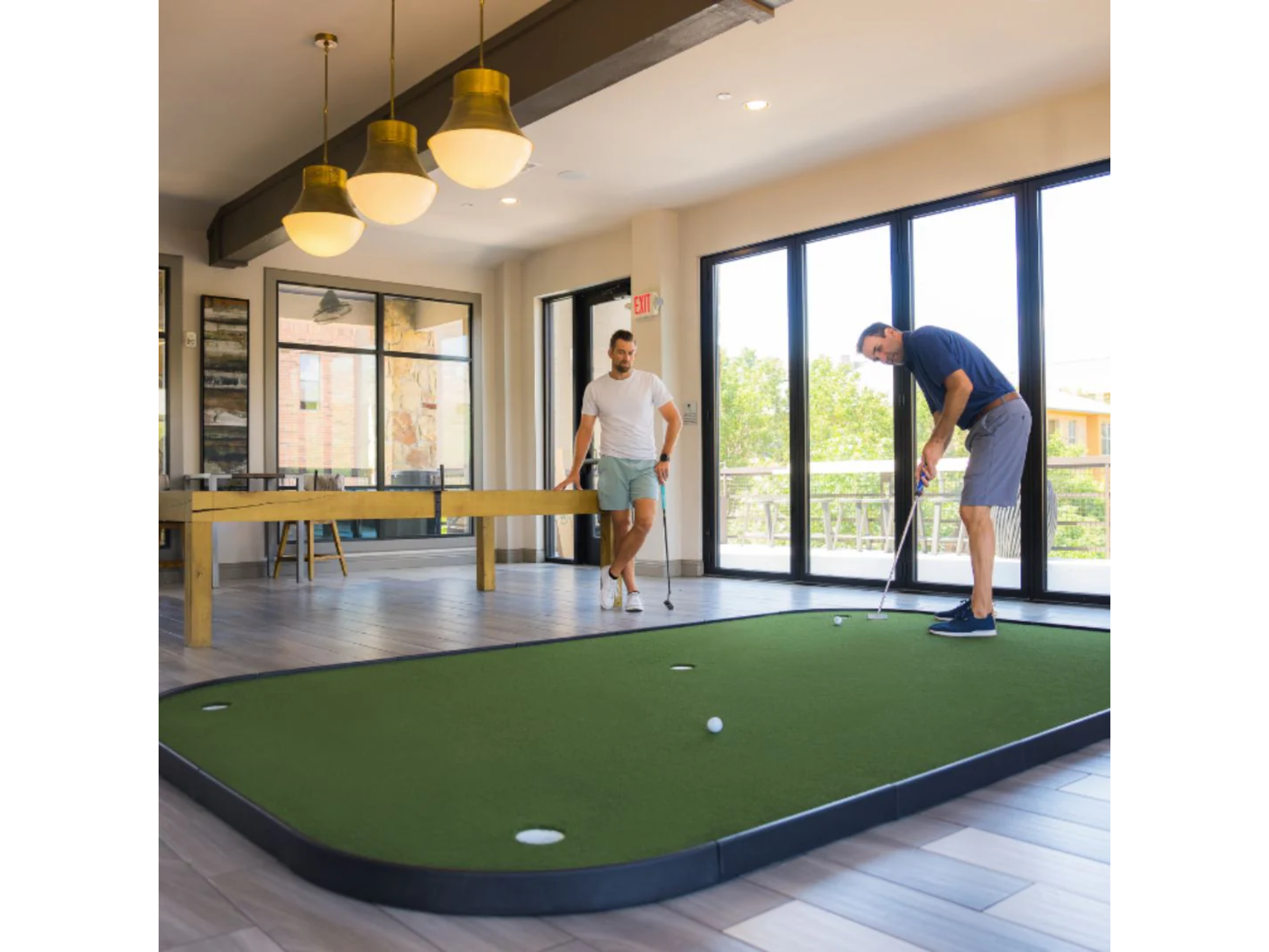 SIGPRO Executive Putting Green