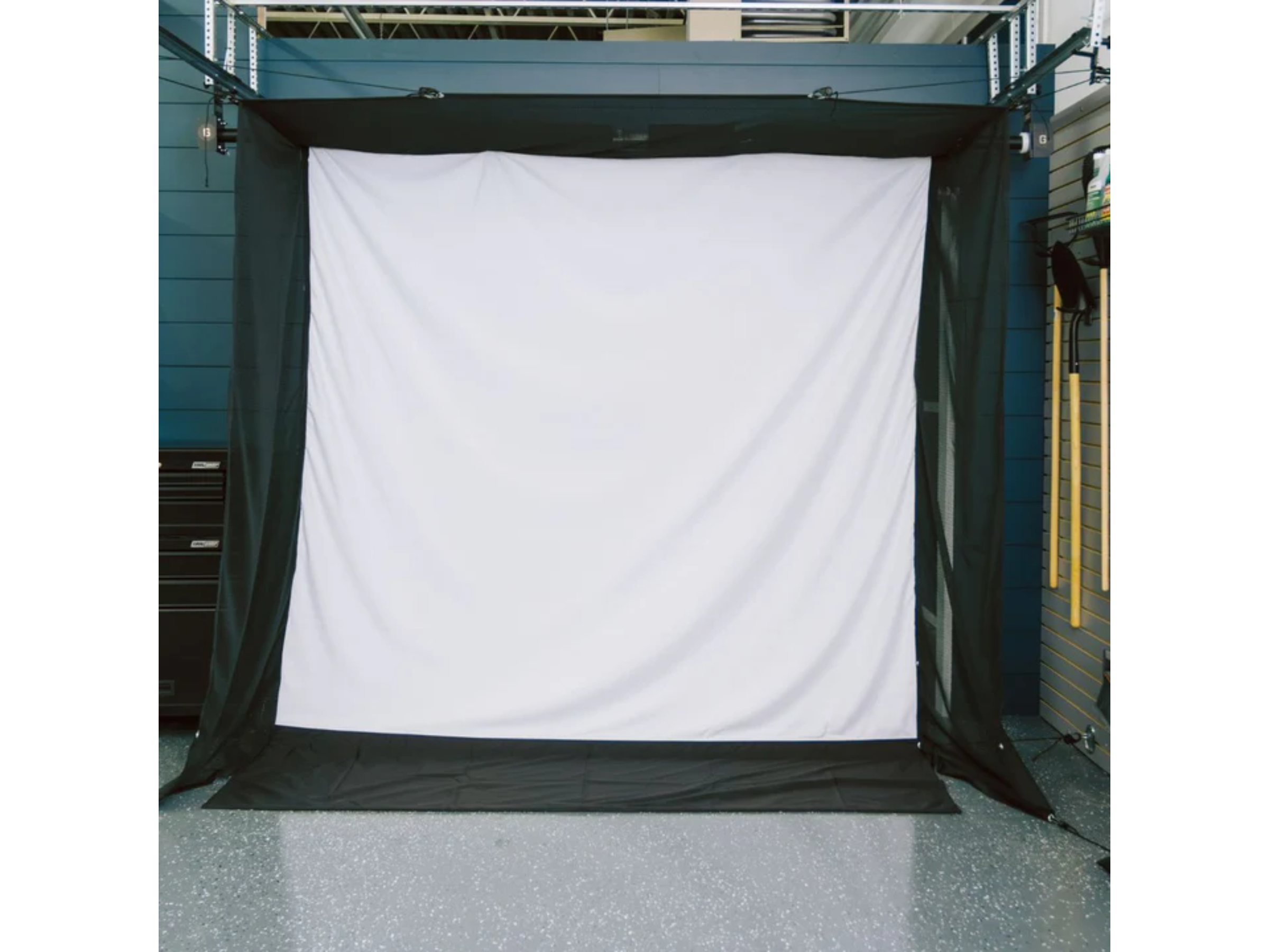 G-TRAK Retractable Screen