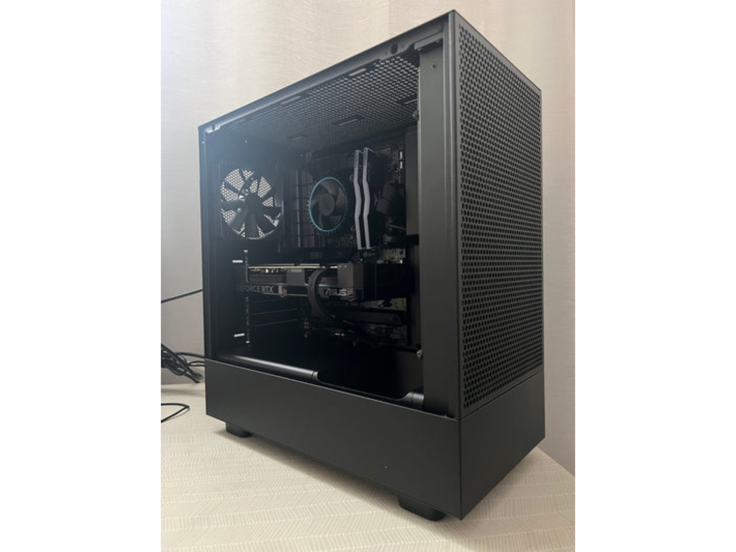 Gaming Zone Level 1 - Gaming Computer (Intel® Core™ i5-13400F Processor, NVIDIA GeForce RTX™ 4060 Ti)