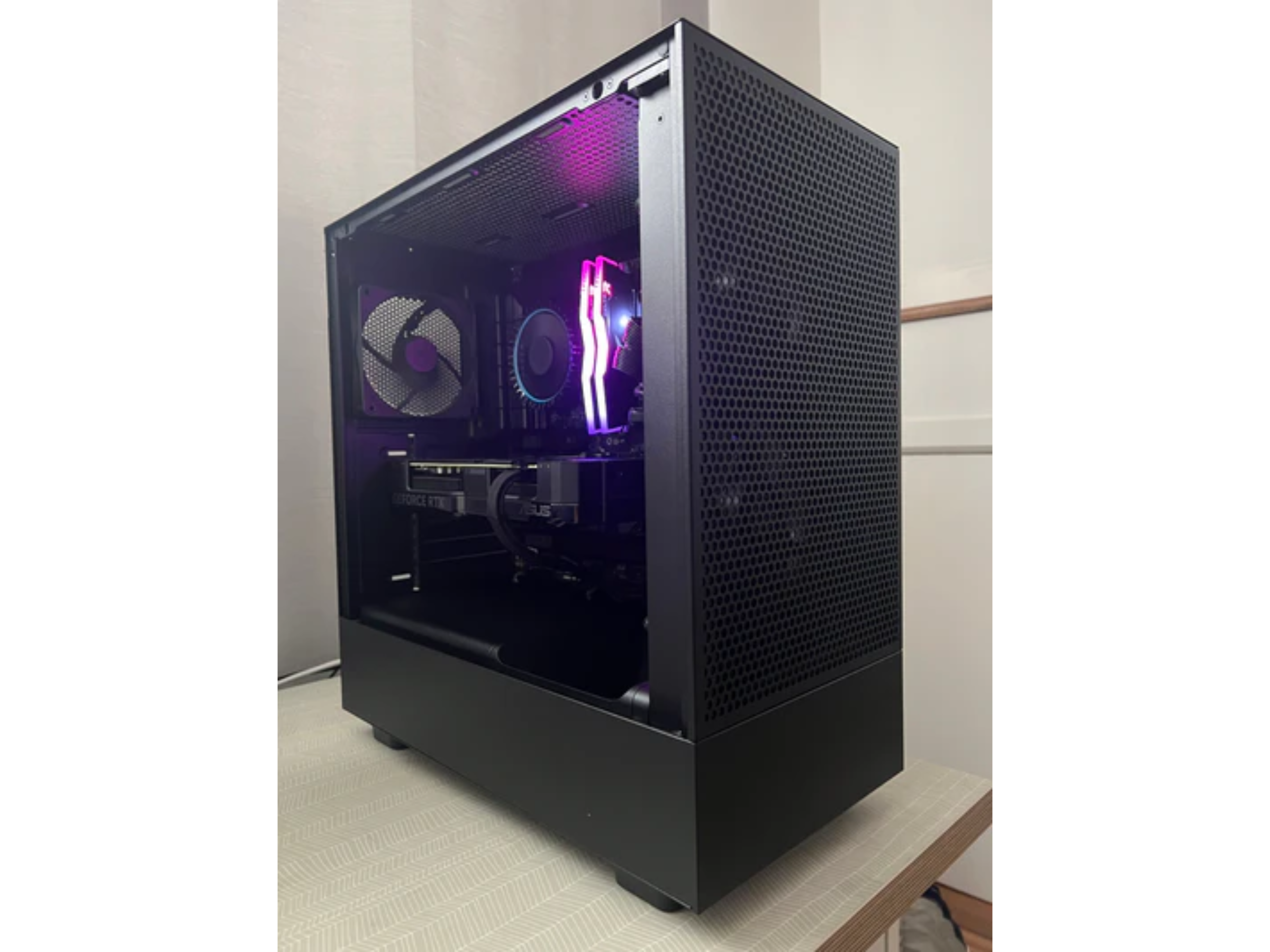 Gaming Zone Level 2 - Gaming Computer (Intel® Core™ i5-14600K Processor, NVIDIA GeForce RTX™ 5070)