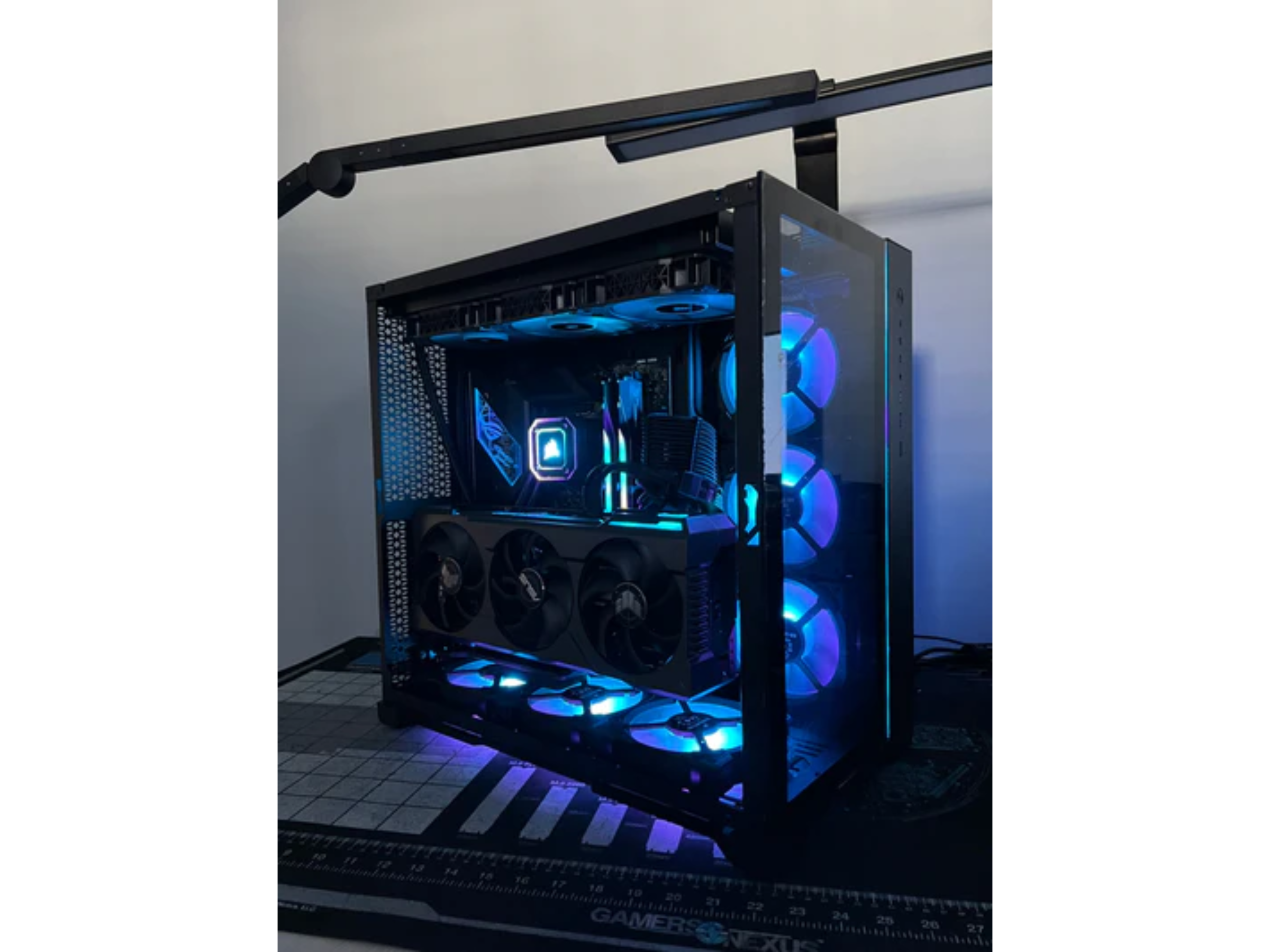 Gaming Zone Level 5 - Gaming Computer (Intel® Core™ i7-14700K Processor, NVIDIA GeForce RTX™ 5090)