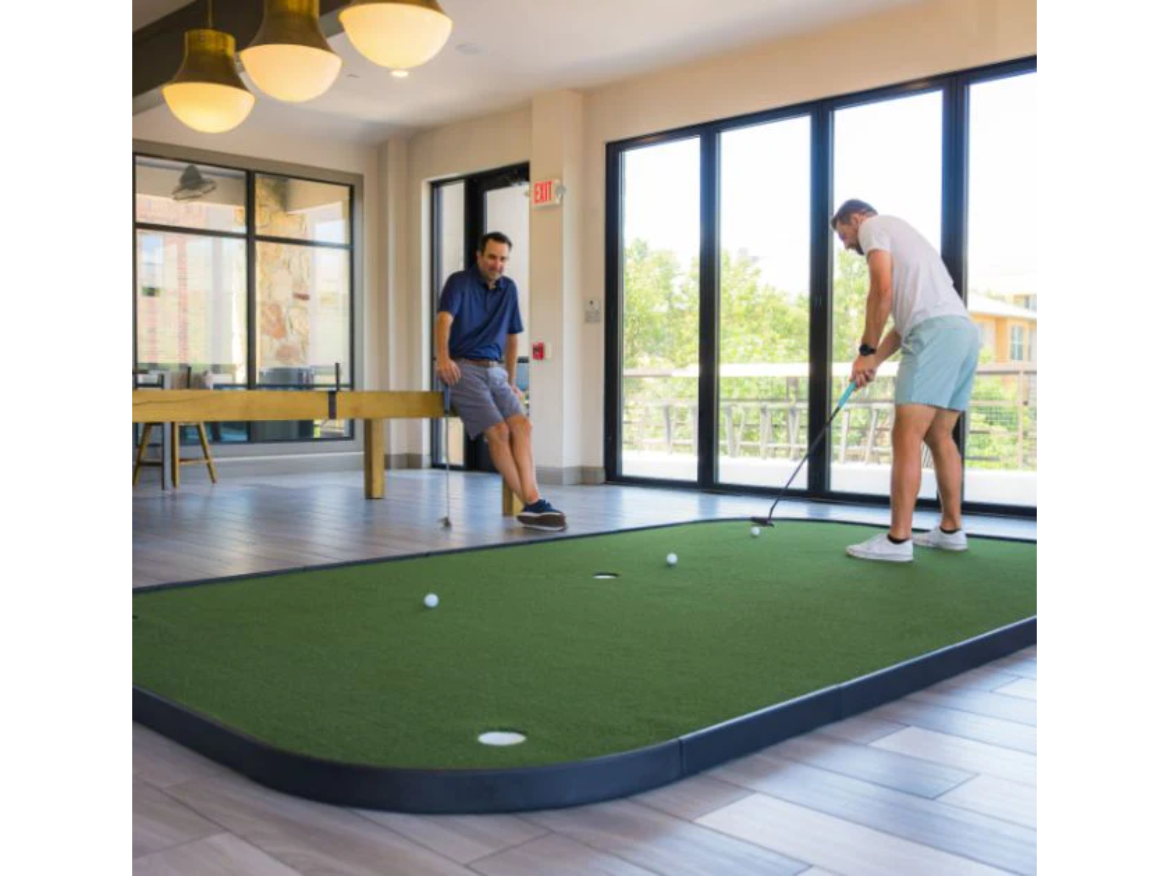 SIGPRO Executive Putting Green