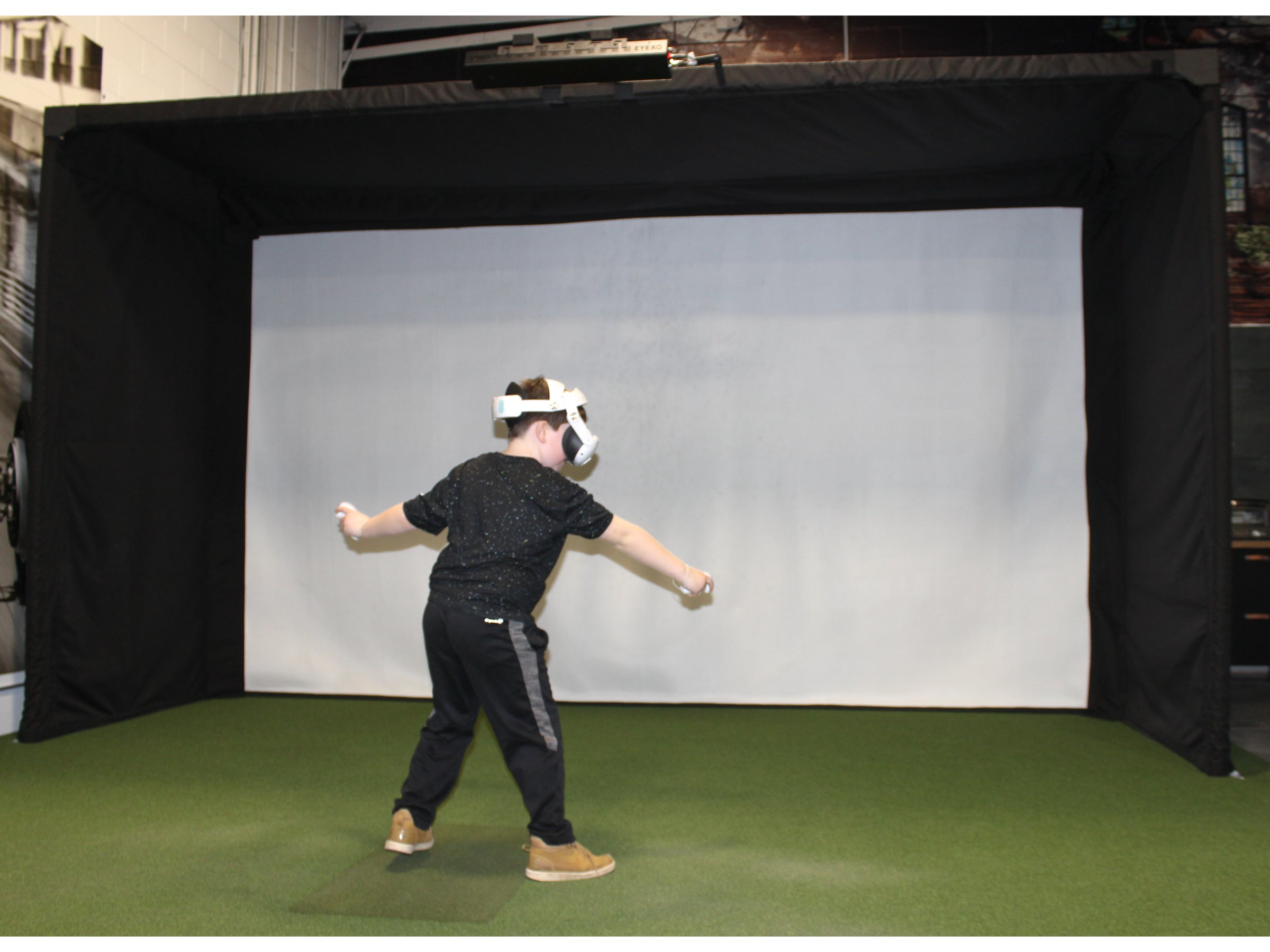 Parlour 16H Golf Simulator Enclosure