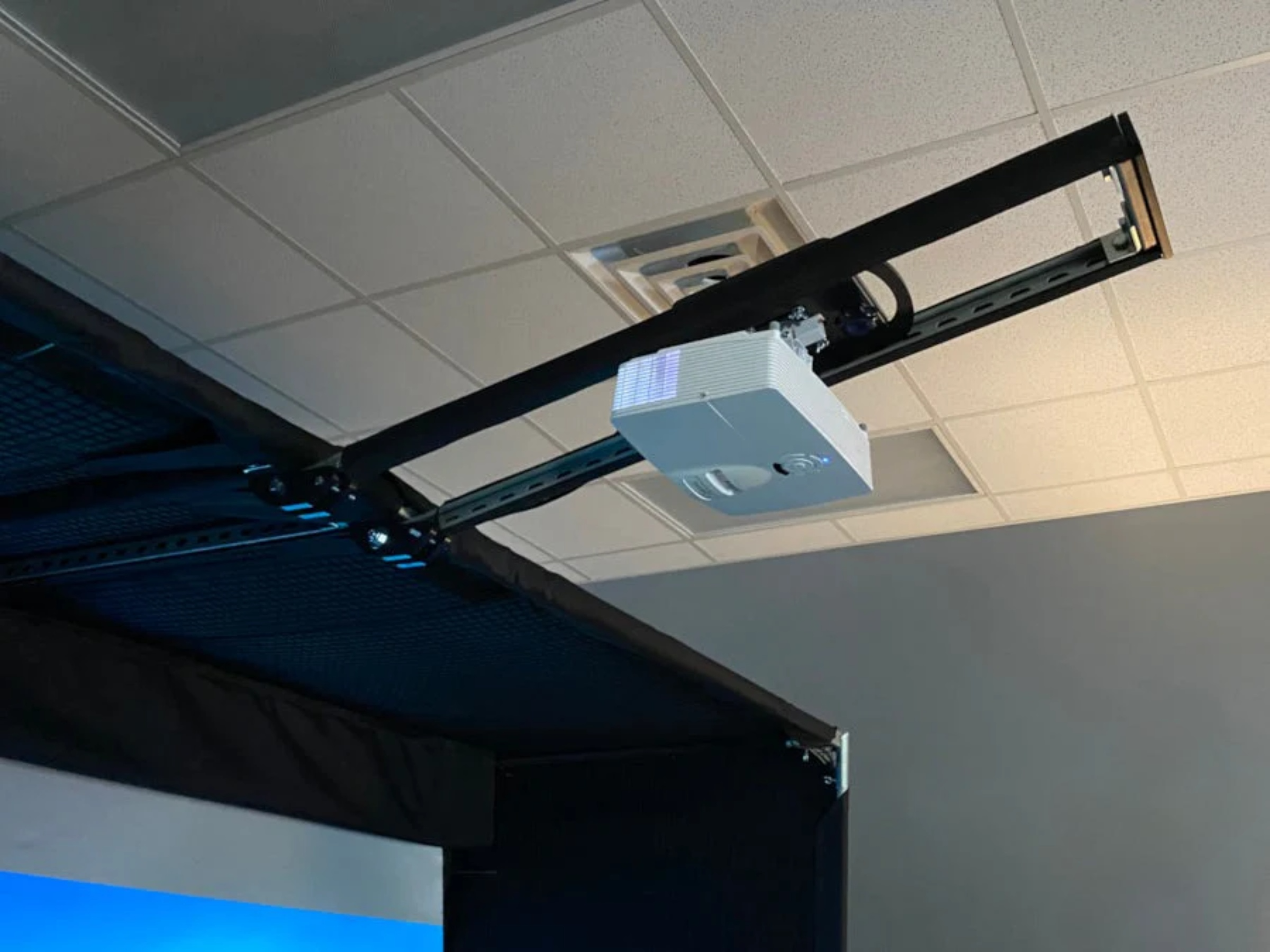 SkyRail+ Cage Attached Projector Mount