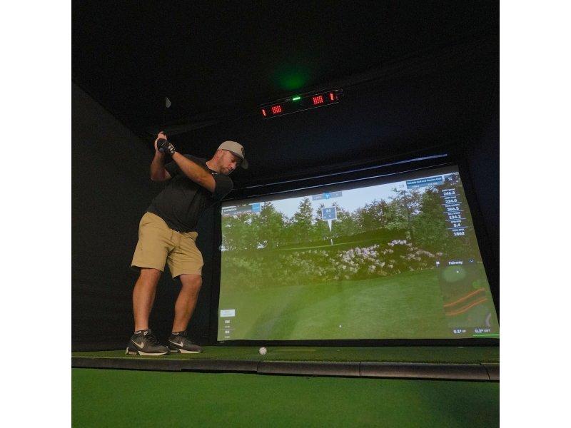 Uneekor EYE XO 2 Protective Case by Carl's Place for Home and Indoor Golf Simulators